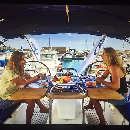 Overjoyed Luan Boat فندق مبيت وإفطار